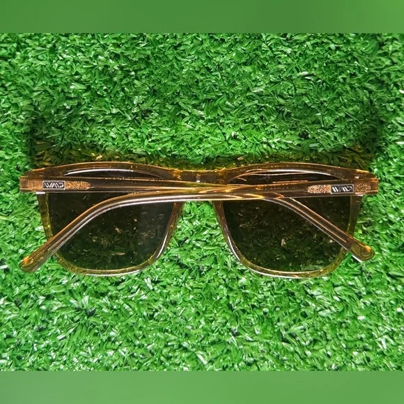 COPY - WMP Stylish Brown Sunglasses - Picture 4 of 5